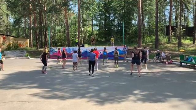 Танцы в парке Озерск 13_07_19 смотреть онлайн