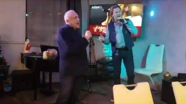 Тусовка на троих в караоке-холле ANTEX смотреть онлайн