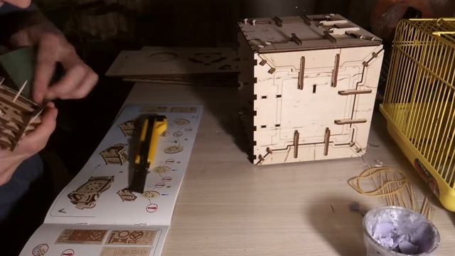 Сборка деревянного конструктора Ugears. Сейф с кодовым замком.