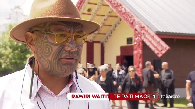 Titewhai Harawira arrives at Hoani Waititi Marae смотреть онлайн