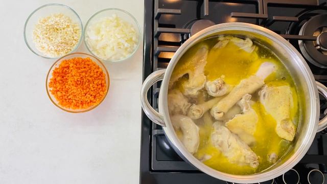 Zeama De Pui Cu Taitei | Gateste Cu Nadia