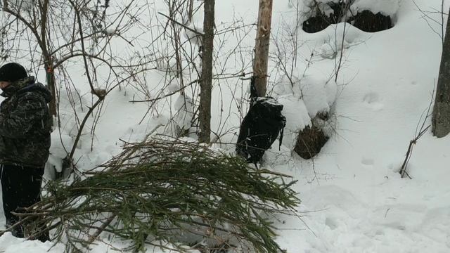 Made A Bushcraft Shelter During A Severe Blizzard In The Cold In A Log Cabin.