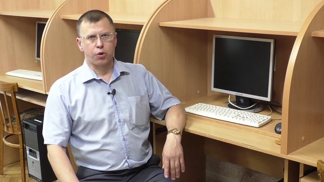 Декан автомобильного факультета Дорохин Сергей Владимирович поздравляет выпускников смотреть онлайн