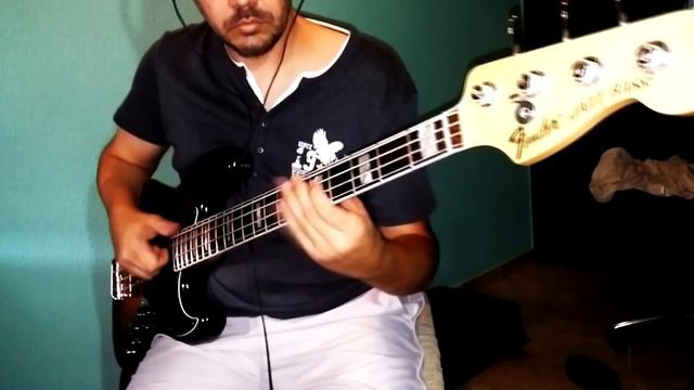 Ibanez Prestige VS Fender Deluxe Slap Sound. смотреть онлайн