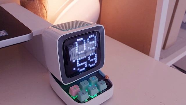 Divoom Ditoo-Plus: Retro Pixel Art Speaker | Unboxing + Review ✨ смотреть онлайн