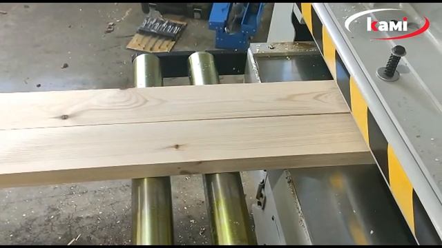 Двусторонний рейсмусовый станок EcoWood 263 BIG. Строгание и выход из станка хвойной доски. Эковуд смотреть онлайн