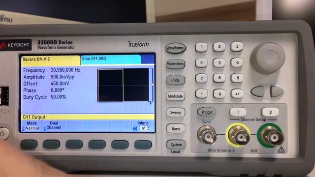 AFG 33500B External Trigger and Internal Frequency Sync смотреть онлайн