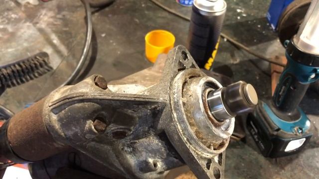 Porsche 928 Resto - Episode 2: Where is the hold up? смотреть онлайн