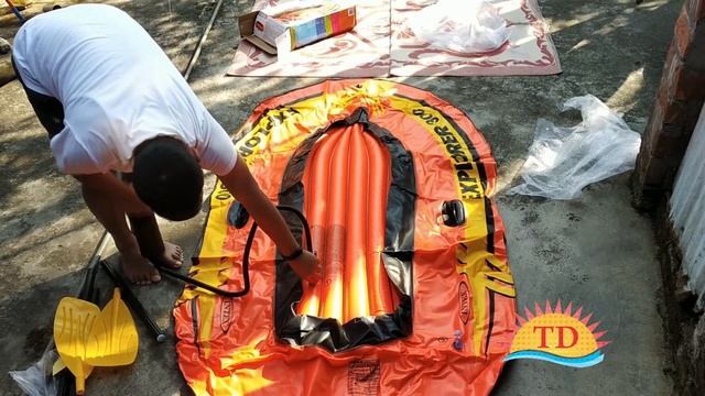 Thuyền hơi cao cấp trẻ em EXPLORER 300 INTEX смотреть онлайн