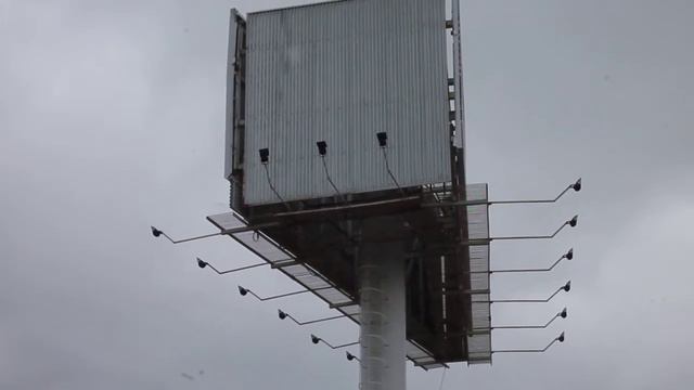 Казань 13 июня 2014 г., 15:38:02/MVI 6382 возле входа в метро