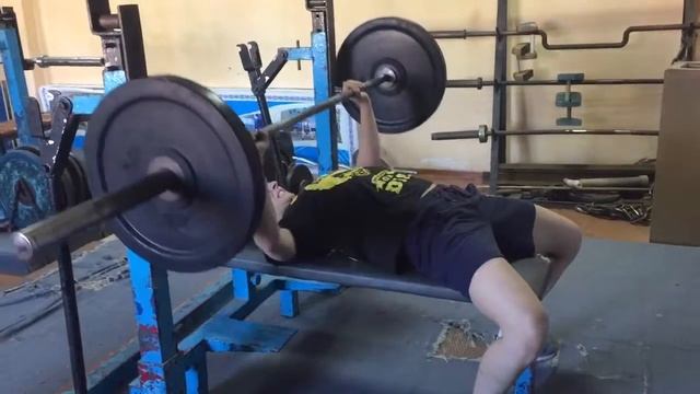 Жим лёжа 50кг на 6 раз смотреть онлайн