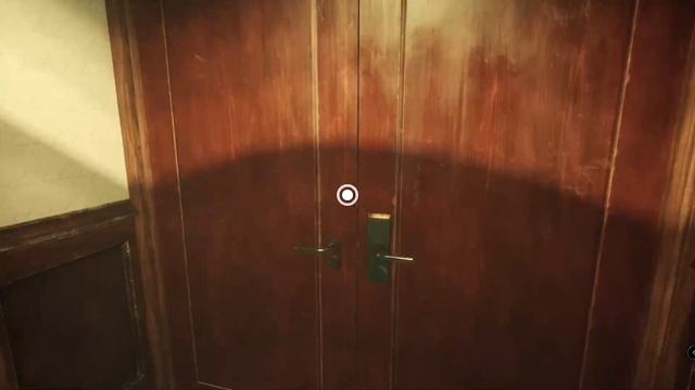 очень маленькая серия про отель со змеями