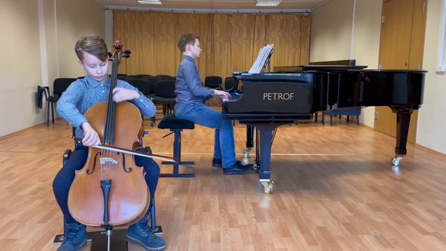 G. Goltermann - Capriccio op. 24. Played by 9-years old cellist Tristan 11-years old Stefan. смотреть онлайн