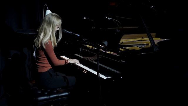 Ea Cornelia Lindbjerg Hansen - Fair-Weather Friend - Sommerkoncert 2019 смотреть онлайн