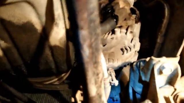 Mitsubishi Delica L300. Генератор 4D56 смотреть онлайн