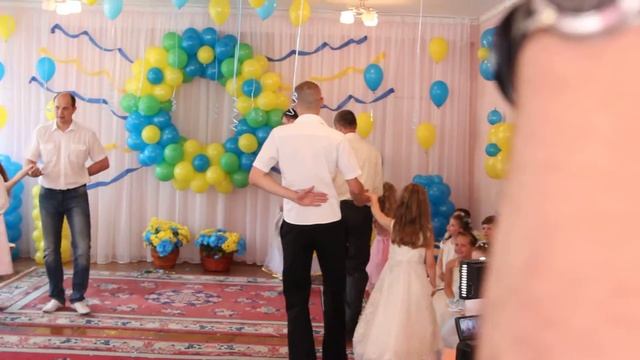 Наш танец на Выпускном :))) смотреть онлайн