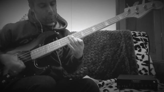 Sire V7 Marcus Miller VS Fender Marcus Miller Japan смотреть онлайн