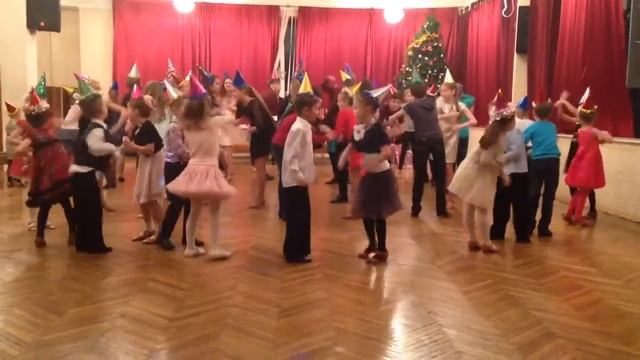 Елка-танцы2 смотреть онлайн