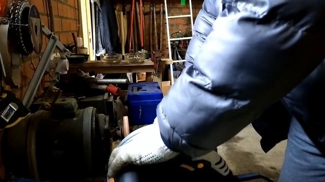 Устанавливаем распиловочный диск в DEKO DKCS185LD3 185 мм. смотреть онлайн