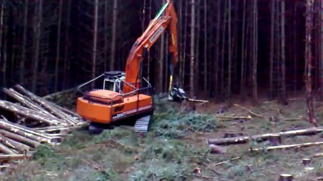 Daewoo 220-3 with Logset 665 head