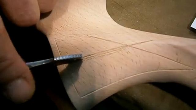 Как сделать насечку на рукояти приклада смотреть онлайн