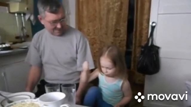Дед и внучка рассказывают сказку Репка смотреть онлайн