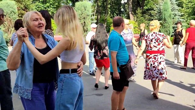 А ЛЕТО ЦВЕТА СЧАСТЬЯ! 15 ИЮЛЯ 2023 ГОДА ТАНЦЫ ХАРЬКОВ УКРАИНА смотреть онлайн