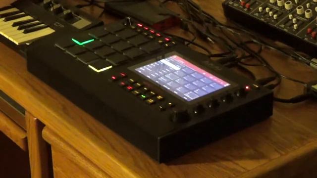 RUMBLE - Akai MPC LIVE II смотреть онлайн