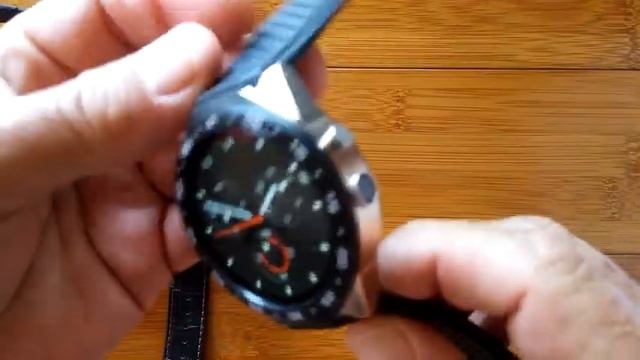 Round Android 5.1 I2/KW88/Z9 Watches Compared: 1-Appearance смотреть онлайн