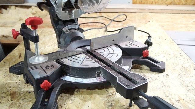 Техника безопасности: торцовочная пила. Как работать на торцовке? смотреть онлайн