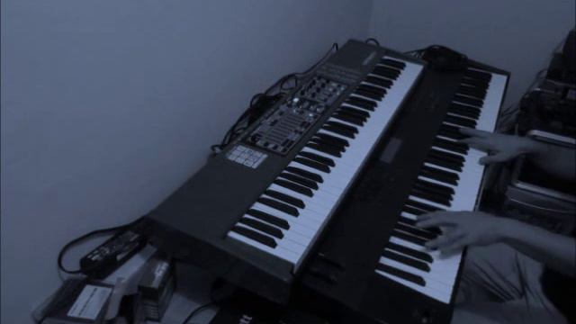 Vangelis Bladerunner Main Title Theme live (Roland XV-5080) смотреть онлайн