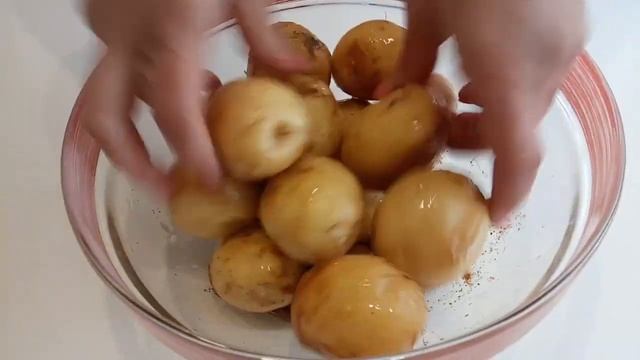 Запеченый Молодой Картофель с Курочкой в Духовке смотреть онлайн