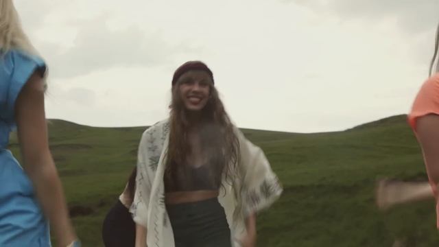 Unnur Eggerts - Við stingum af смотреть онлайн