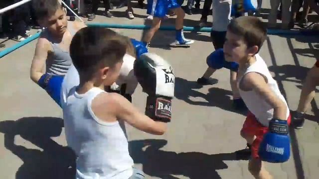 Чемпионат по боксу в Бельцах 6 май 2017 смотреть онлайн