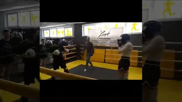 Яровой Ярослав vs Долбик Данил бой в разделе К-1 турнир Fizra_frends 21 03 2021 . смотреть онлайн