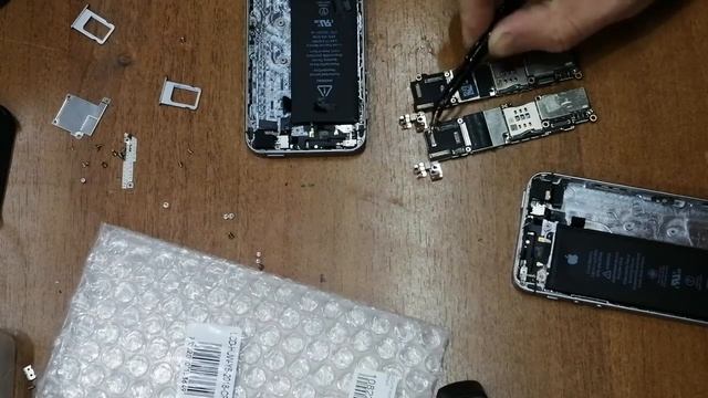Восстановление убитого Iphone SE. Собираем из двух айфонов один. смотреть онлайн