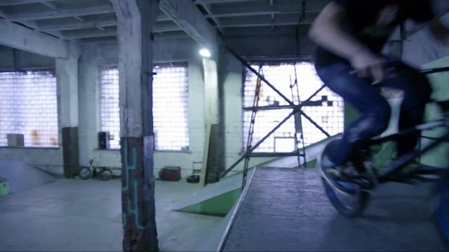 Артем Омский Edit (ноябрь 2011).mpg смотреть онлайн