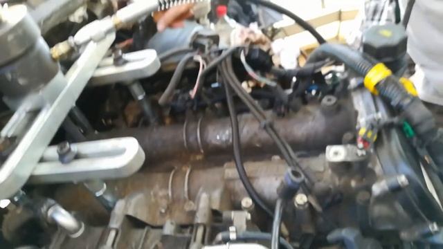 Iveco Daily демонтаж двух форсунок с выездом в Таганрог смотреть онлайн