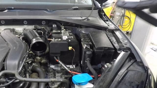 VW Golf Coasting Battery operation , the Q Diode and Fault Code P25FF00 - VOLKSWAGEN смотреть онлайн