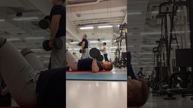 Цикл 6. Неделя 2. Жим гантелей на полу смотреть онлайн