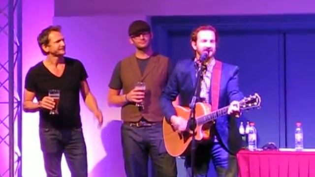 Richard Speight Jr & Sebastian Roché singing "Mrs Robinson" @ the Apocalypse #ParisCon 2012 смотреть онлайн