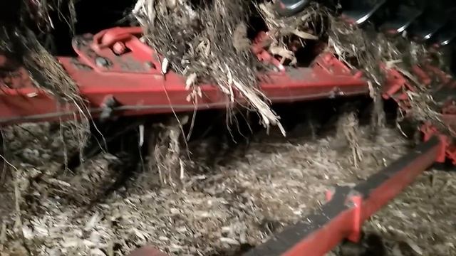 Пашем зябь Ночная смена Поле после уборки кукурузы 21 10 18 смотреть онлайн