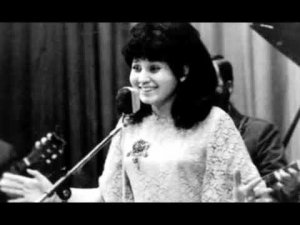 Поезда -- Аида Ведищева