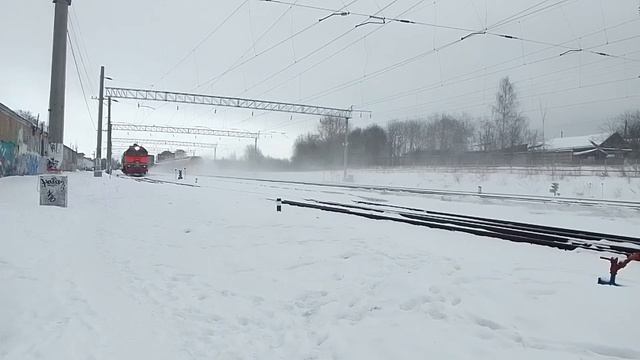 ДМ62-1738. Рабочий поезд. Встреча с ЭС1П-006. Ласточка. Летит в Псков. Голиковка. Петрозаводск. смотреть онлайн