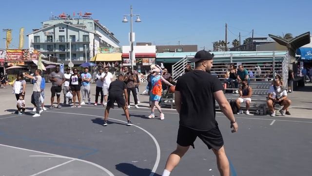 Bugs & Lola Bunny TURN UP 2v2 In Real Life [SpaceJam]