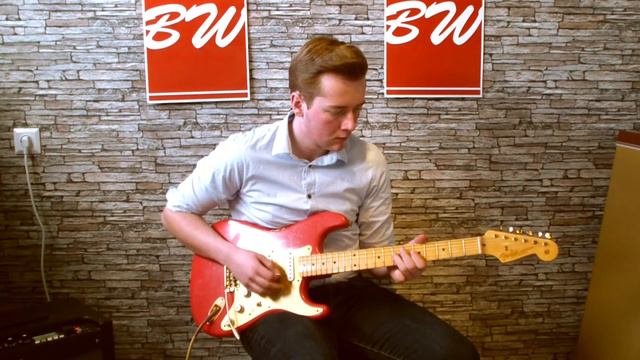 Fender Custom Shop 1956 Stratocaster Relic Fiesta Red / GH смотреть онлайн