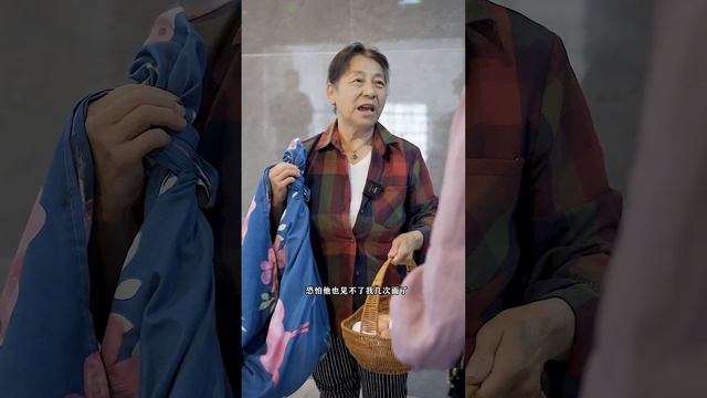 惡毒經理拖欠農民工薪水不給，還毆打農民工，不料總裁一句話讓她直接破產【郭亚利】 смотреть онлайн