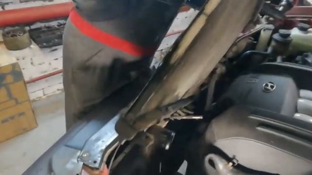 Замена радиатора охлаждения на Hyundai santa fe classic смотреть онлайн