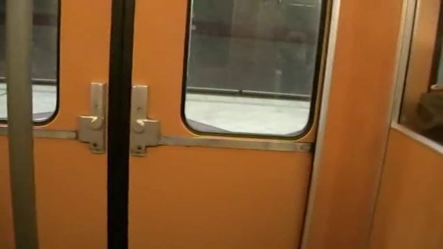 Mitfahrt im Dt1 in der Nürnberger U-Bahn смотреть онлайн