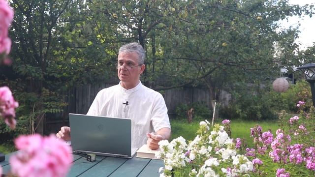 1288 КАКИМИ КРАСКАМИ НАЧАТЬ РИСОВАТЬ _ художник Короленков